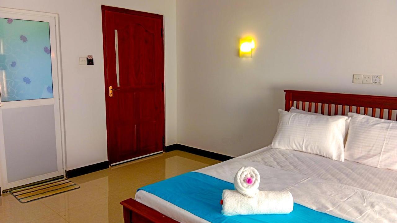 Ceylon Amigos Eco Resort 锡吉里亚 外观 照片