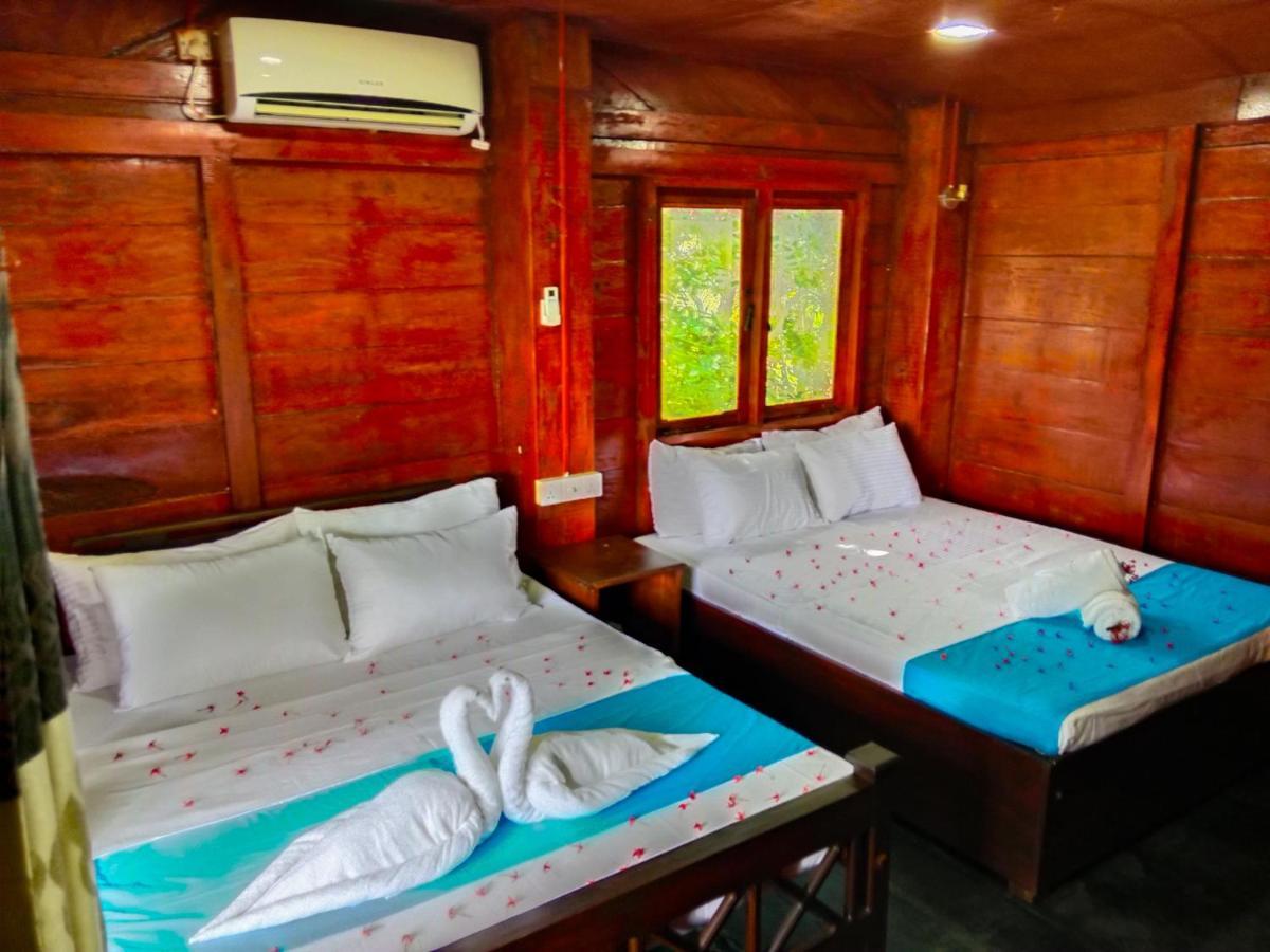 Ceylon Amigos Eco Resort 锡吉里亚 外观 照片