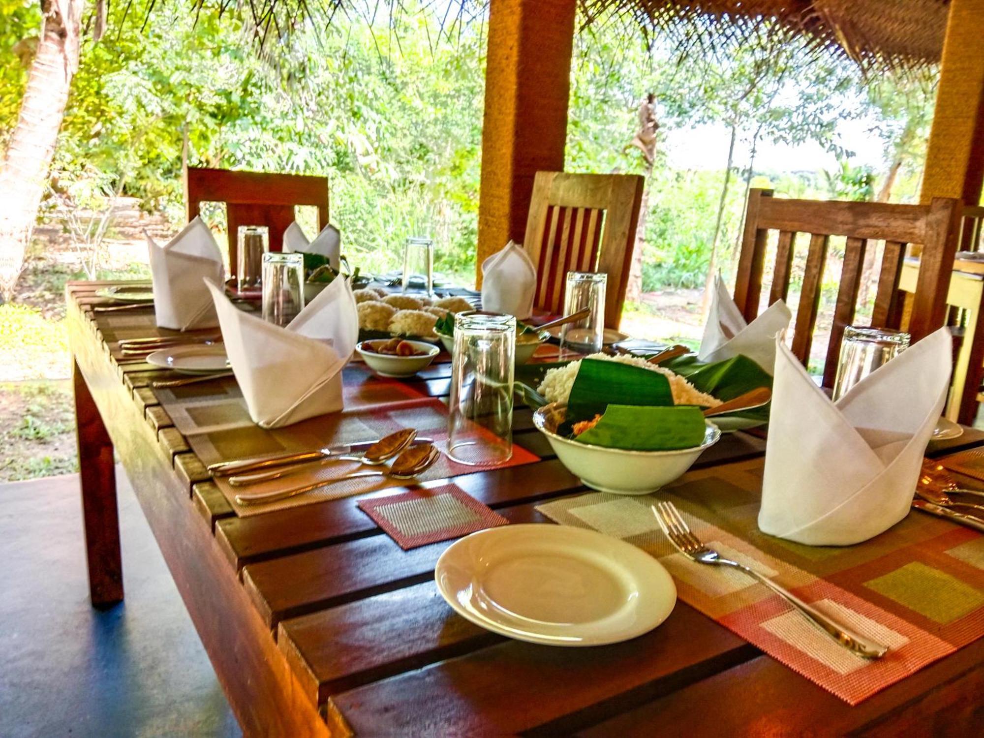 Ceylon Amigos Eco Resort 锡吉里亚 外观 照片