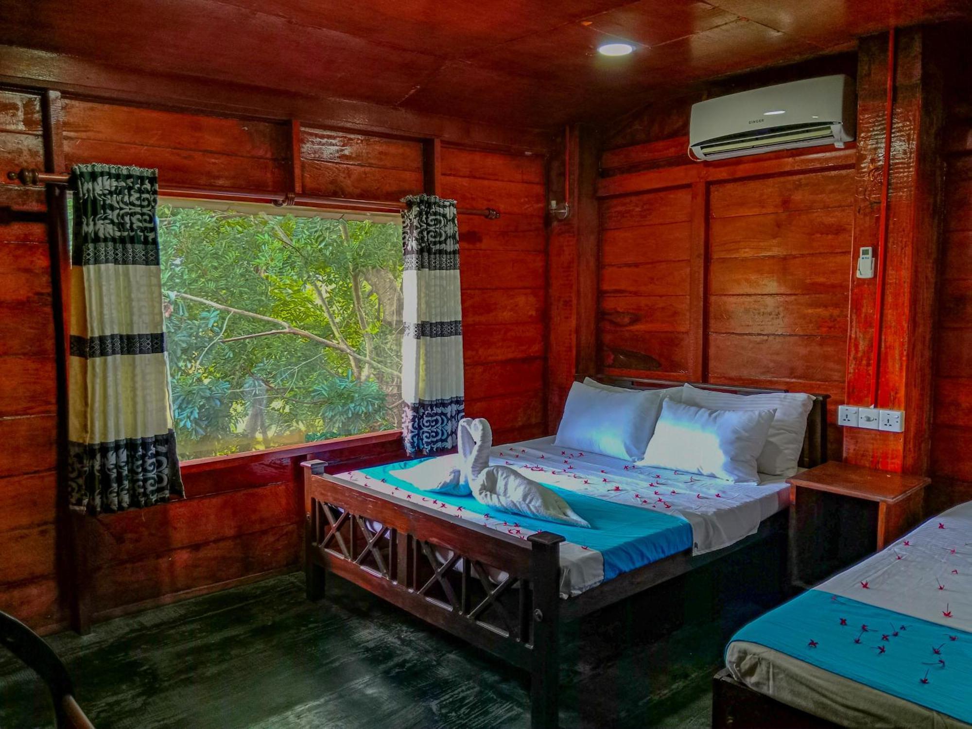 Ceylon Amigos Eco Resort 锡吉里亚 外观 照片